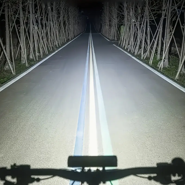 Puissante lampe 2600LM de vélo en alliage d'aluminium, lampe de vélo, lampe de poche rechargeable par USB powerbank – Image 2